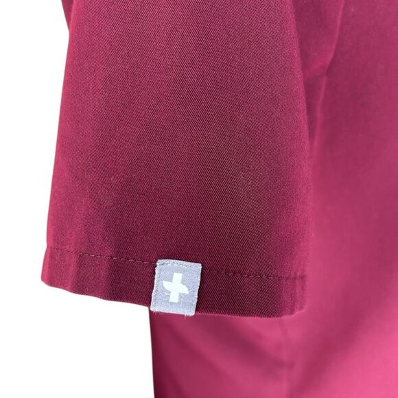 Figs Casma Three-Pocket Scrub Top Nurse CNA Doctor in Burgundy‎ Size Small - Picture 4 of 8